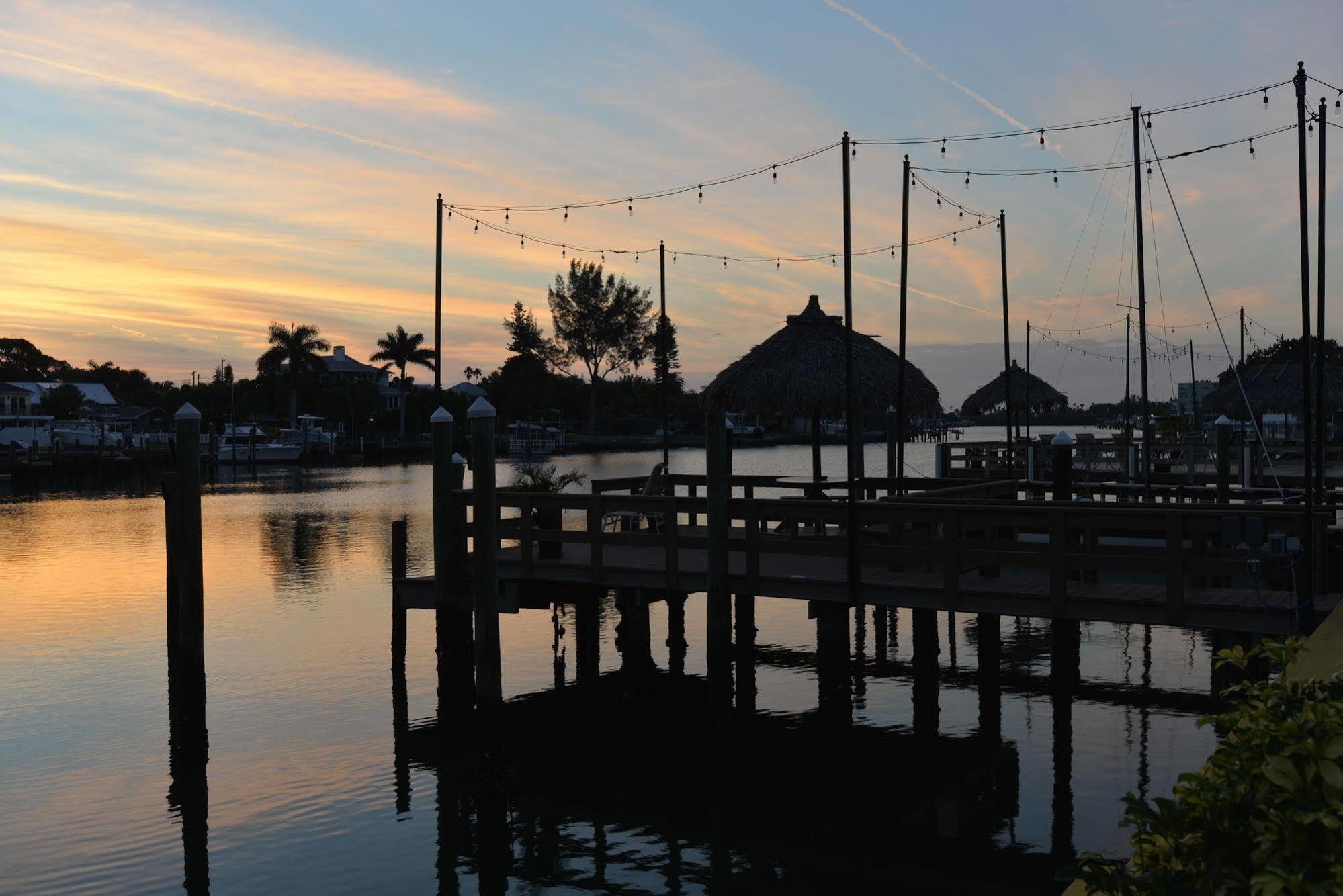 Bay Palms Waterfront Resort - Hotel And Marina St. Pete Beach Eksteriør billede