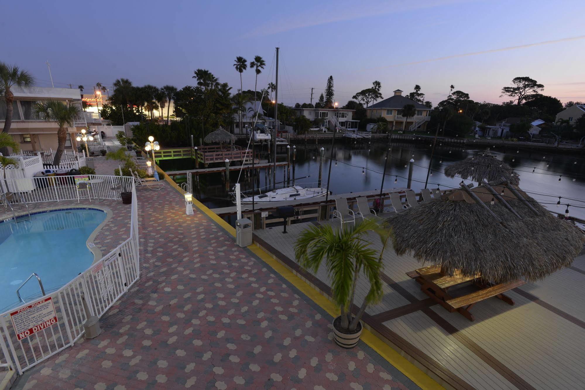 Bay Palms Waterfront Resort - Hotel And Marina St. Pete Beach Eksteriør billede