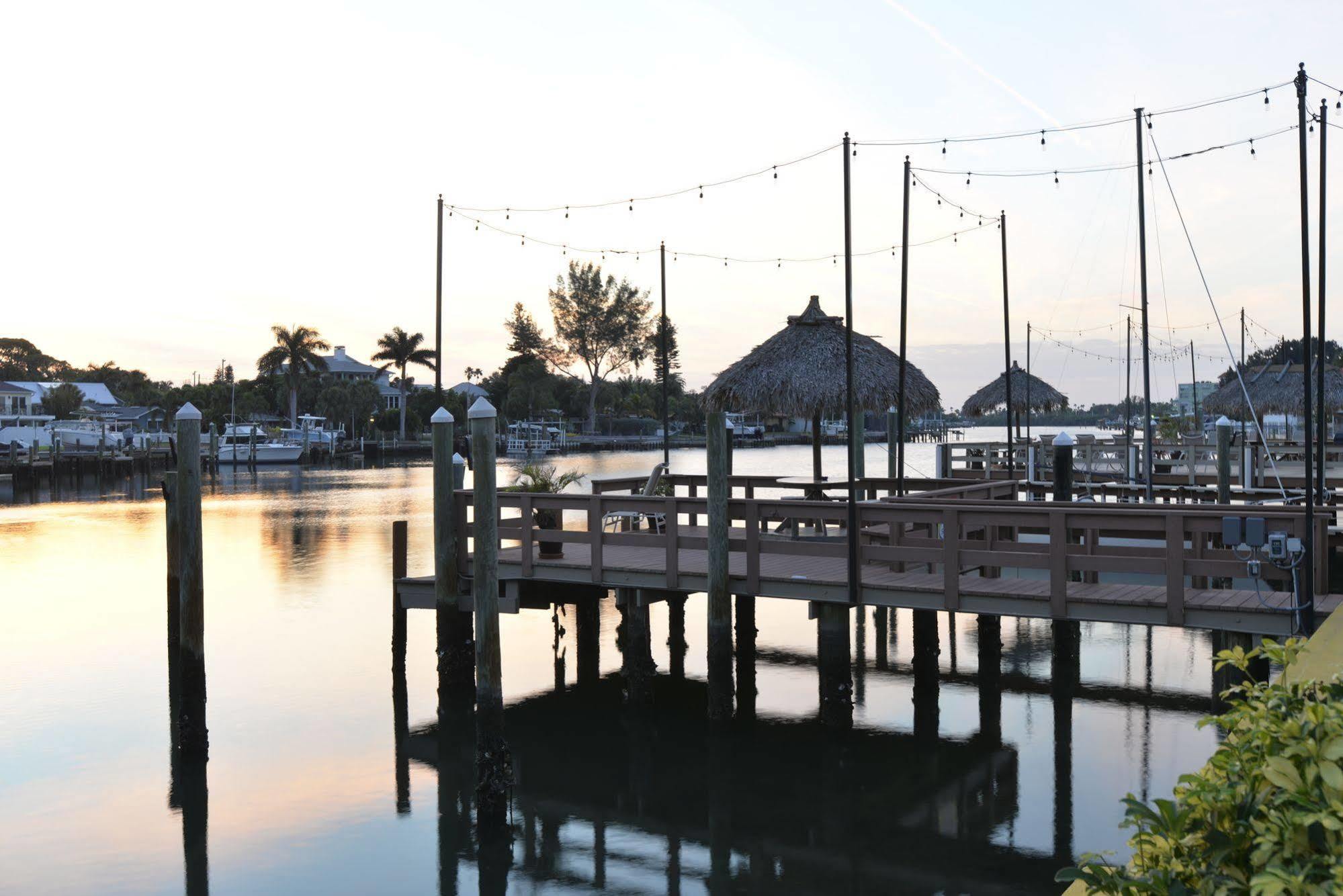 Bay Palms Waterfront Resort - Hotel And Marina St. Pete Beach Eksteriør billede